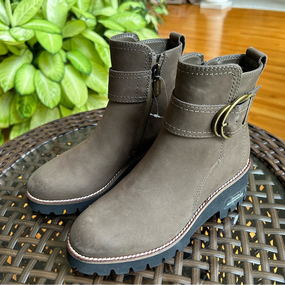 Blondo Brown Ankle Boots with Buckle